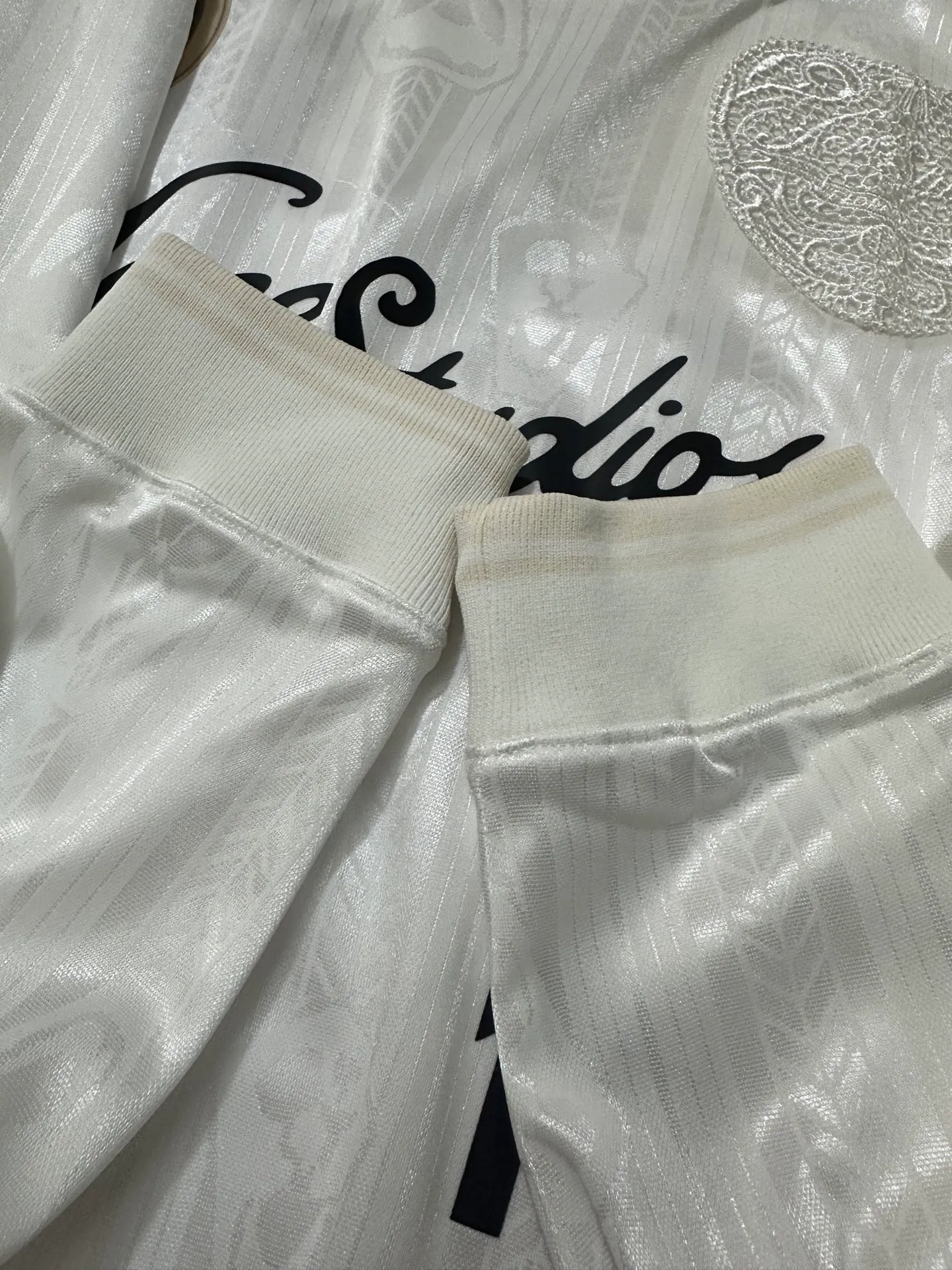 190 Acne Studios 26SS football jersey technical jacquard fabric logo long-sleeved jersey Fabric: Made of customized polyester fiber high count jacquard fabric 170g 100% cotton twill fabric g Customized hardware Thread Accessories Matching version Men's and women's Same Style Color: White Size: S M L XL